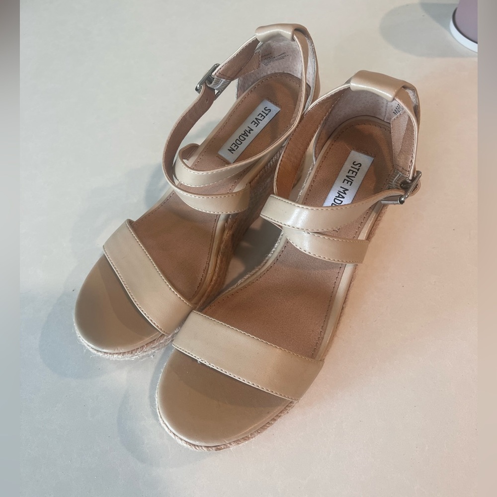 Steve Madden Wedges Size 7.5 - image 2
